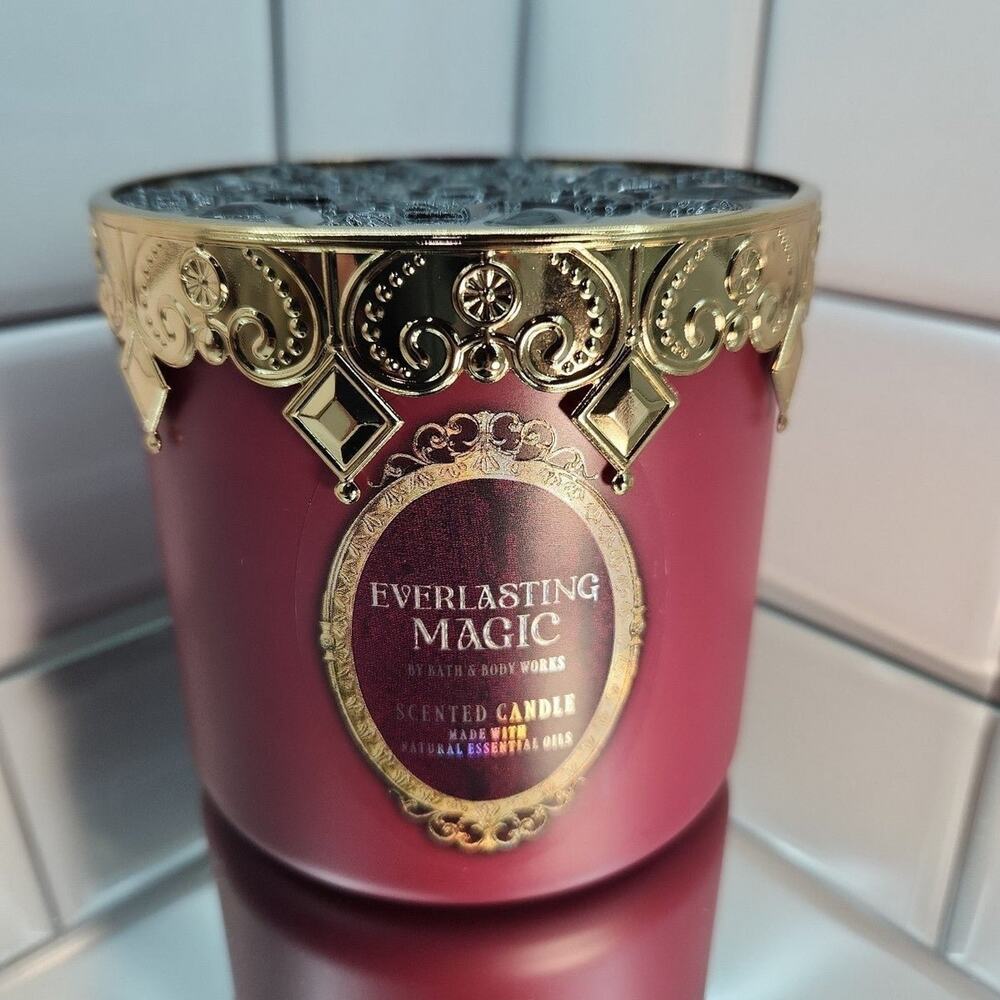 Bath and Body works EVERLASTING MAGIC Halloween candle